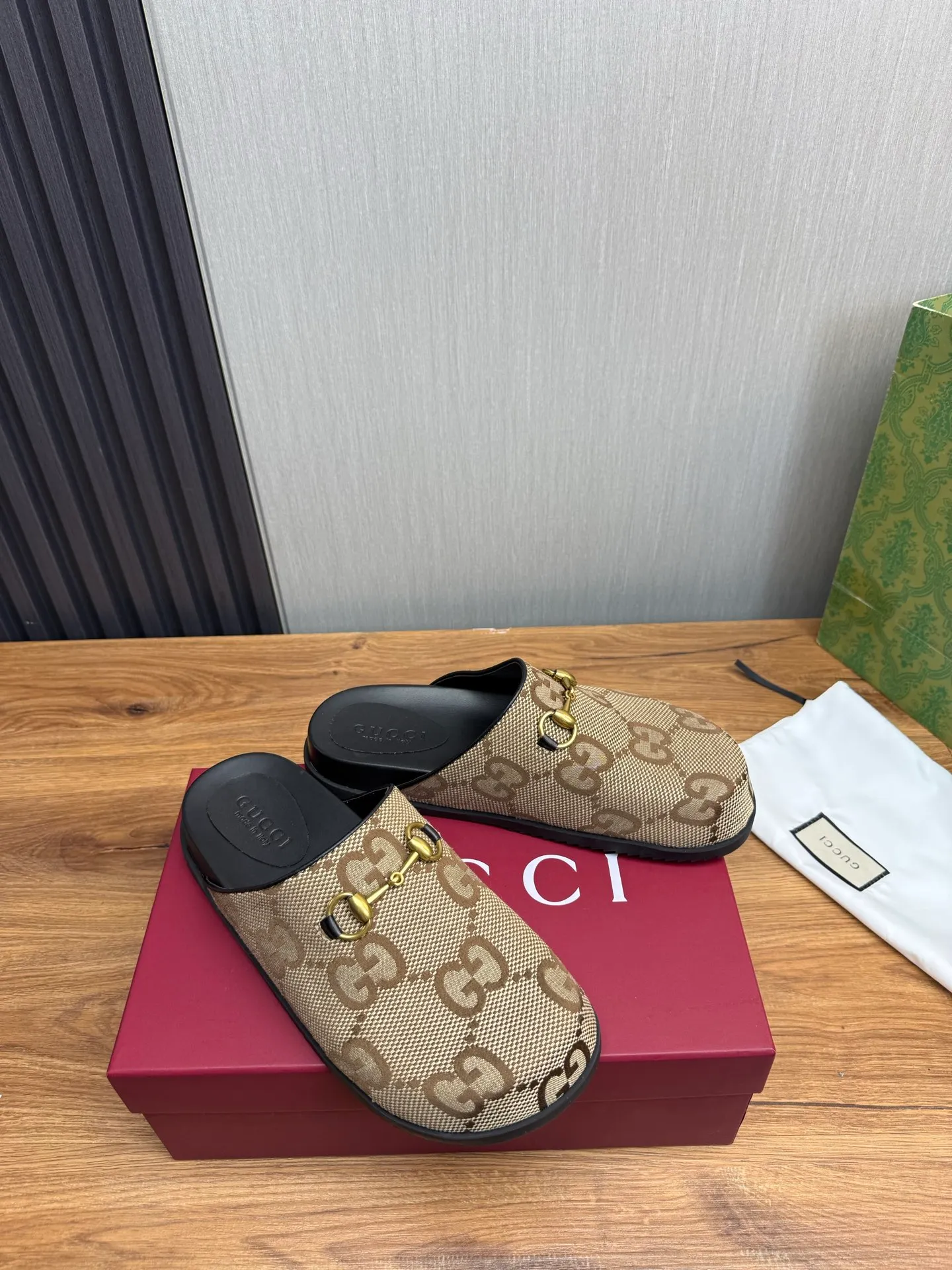 Men's men's shoes💰Pili 400💰Maoli 440💰 ＧＵＣＣＩGucci. Popular couple slippers hot sale🩷💚 🩴Official website one to one production 35-45 size 45 46 🉑️Customized!